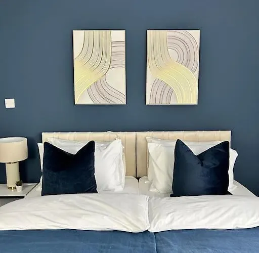 Modern 6 Bed Near Centre-long Rates Available * ليدز