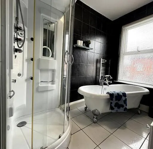 Modern 6 Bed Near Centre-long Rates Available アパート リーズ